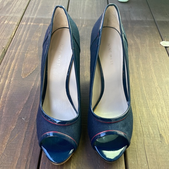 Nine West Navy with Red Trim Wedges - Picture 6 of 6